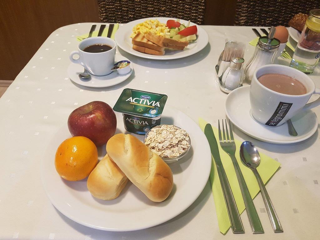 ホテル Penzion Gremium ブラチスラヴァ エクステリア 写真
